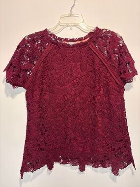 Guest Editor Anthropologie Floral Lace Maroon Short Sleeve Blouse Lined Size M